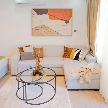 Palmera - Spacious With Pool View Vasilia