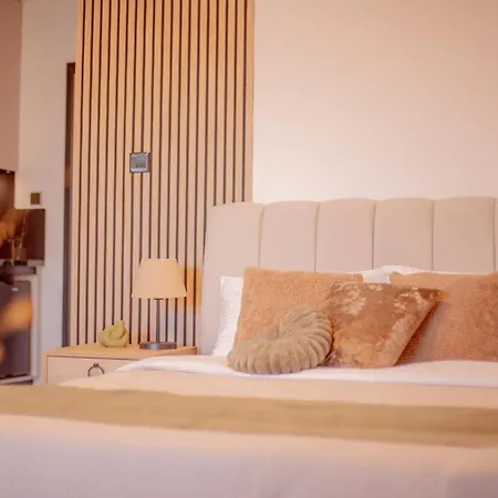 Palmera - Spacious With Pool View アパート *