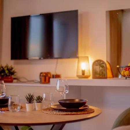 アパート Palmera - Spacious With Pool View *