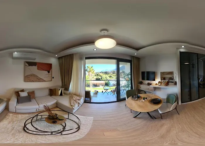 Palmera - Spacious With Pool View アパート Vasilia