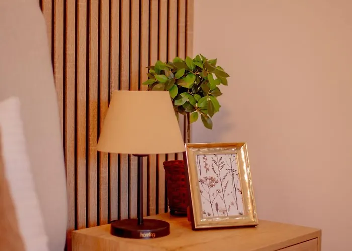 Palmera - Spacious With Pool View