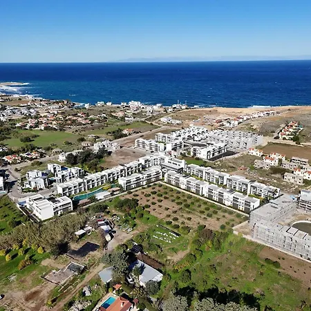 Apartment Palmera - Spacious With Pool View Vasilia