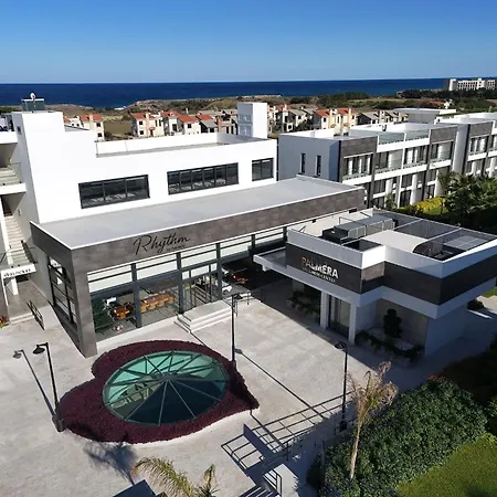 Palmera - Spacious With Pool View