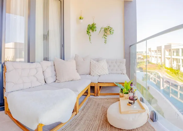 Palmera - Spacious With Pool View Apartment Vasilia