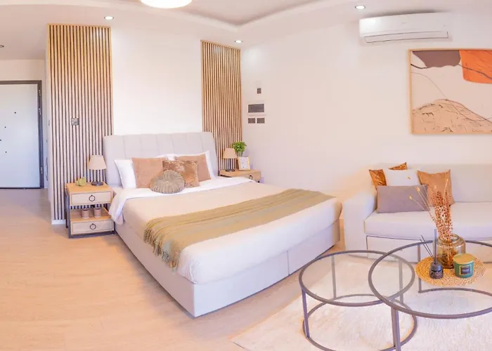 Palmera - Spacious With Pool View Lejlighed *