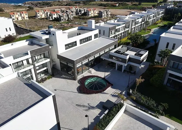 Palmera - Spacious With Pool View * Vasilia