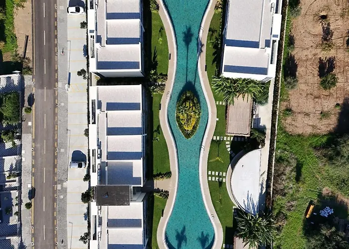 Palmera - Spacious With Pool View Vasilia